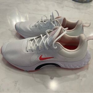 NWT Nike Women’s White Sneakers-Size 11